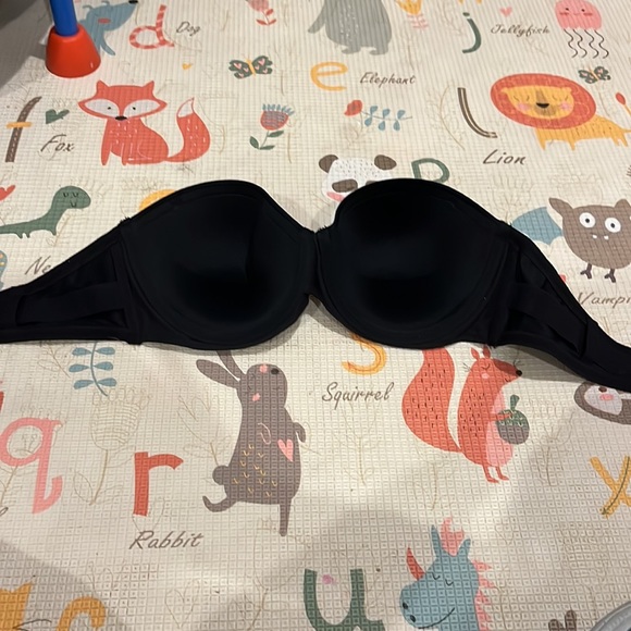Maidenform black strapless bra size 38C - Picture 2 of 3